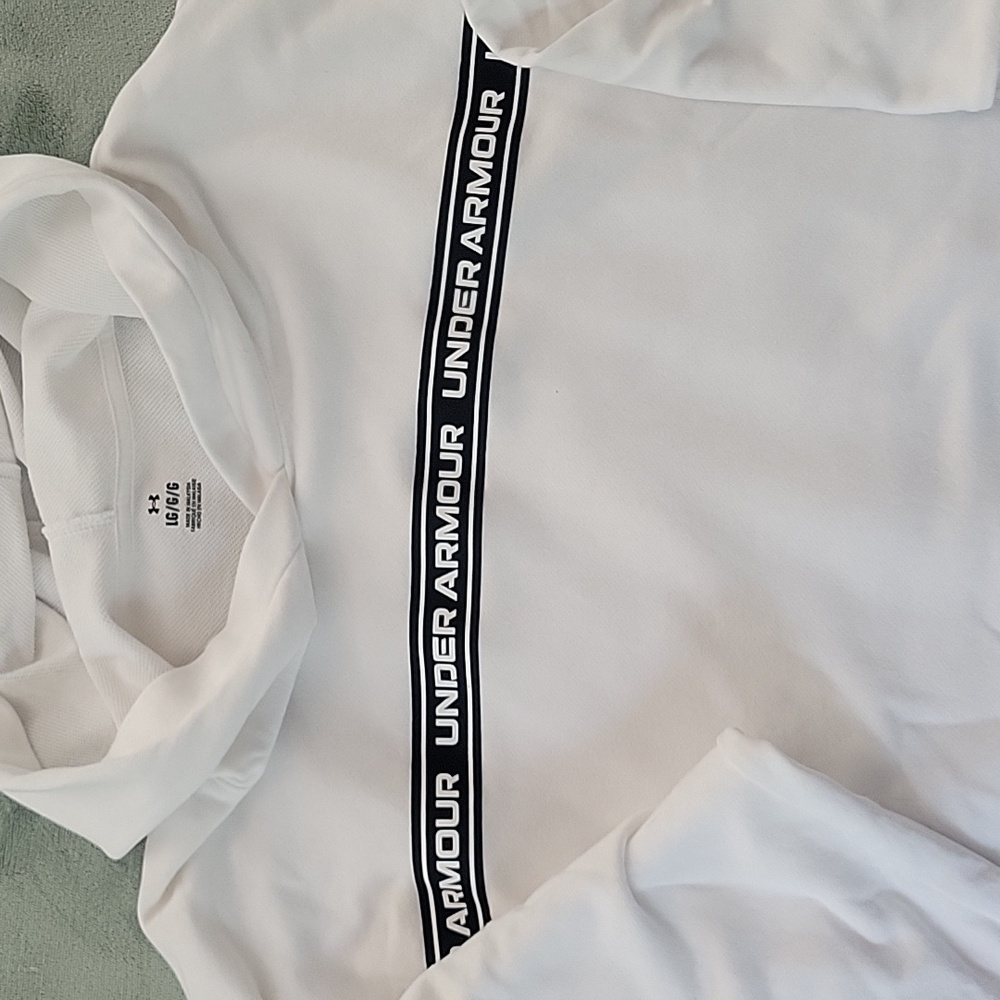 Under Armour Cropped Hoodie